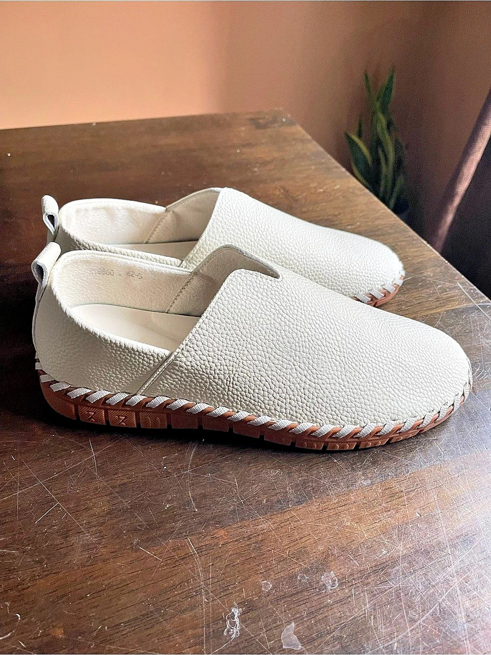 Textured Slip-On Sneakers in White EU 42 Like New